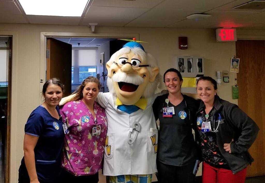 WonderWorks Orlando National Nurses Week Discount - Mascot Professor Wonder with local nurses
