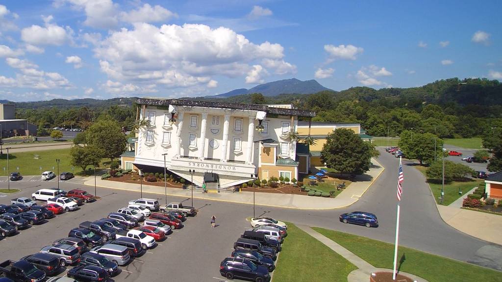 Pigeon Forge upside-down building, things to do in Pigeon Forge
